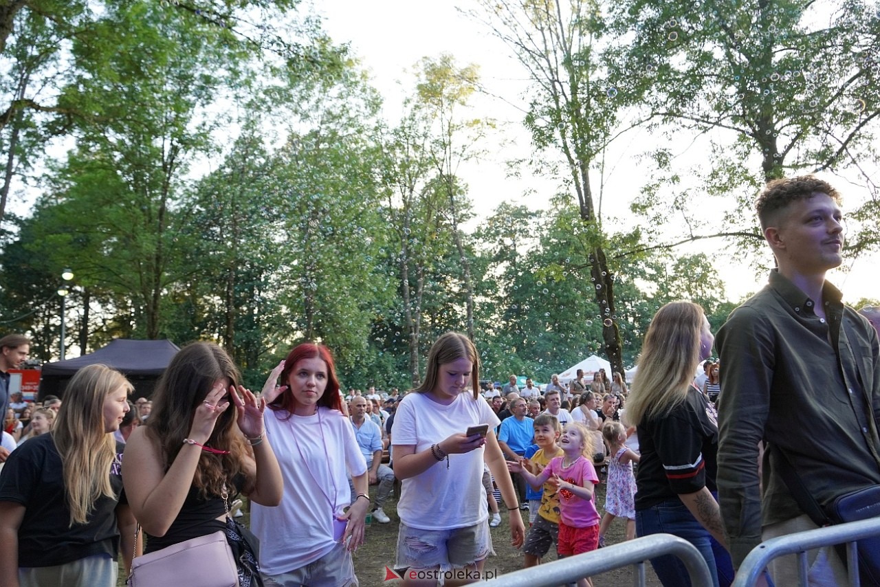 Gromee na zakończenie Święta Folkloru Kurpiowskiego w Zawadach [14.07.2024] - zdjęcie #117 - eOstroleka.pl