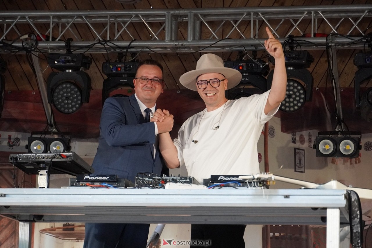 Gromee na zakończenie Święta Folkloru Kurpiowskiego w Zawadach [14.07.2024] - zdjęcie #57 - eOstroleka.pl