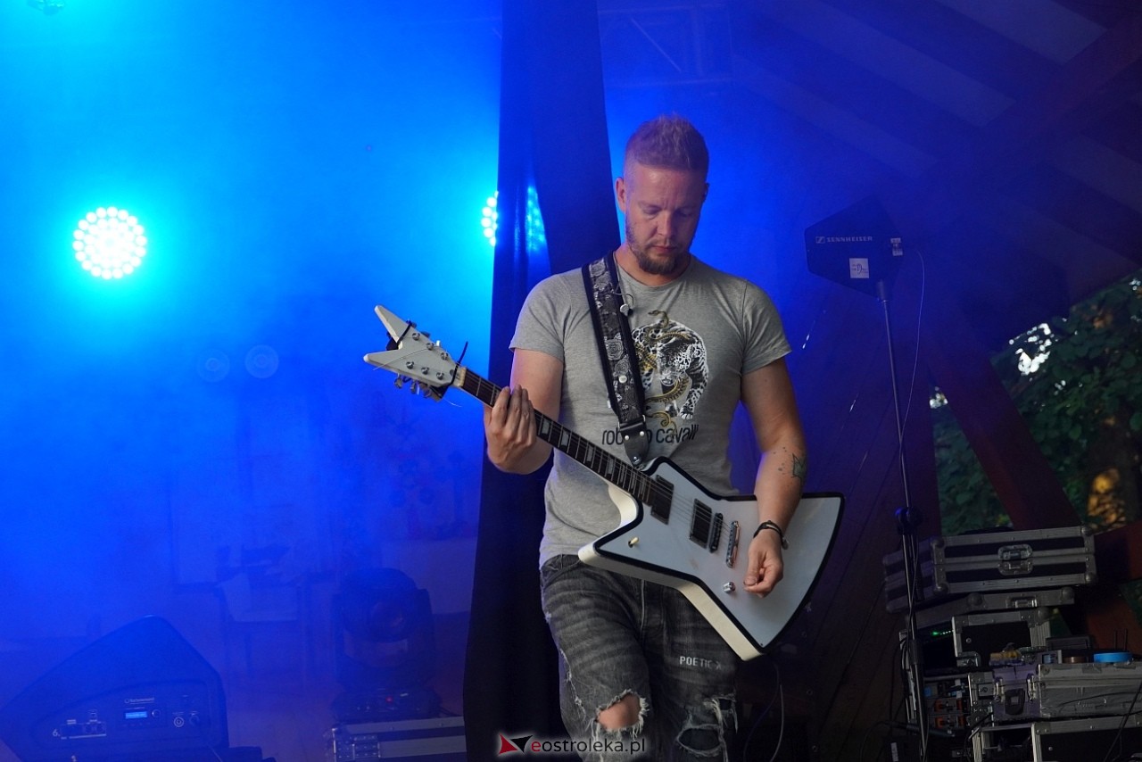 Gromee na zakończenie Święta Folkloru Kurpiowskiego w Zawadach [14.07.2024] - zdjęcie #54 - eOstroleka.pl