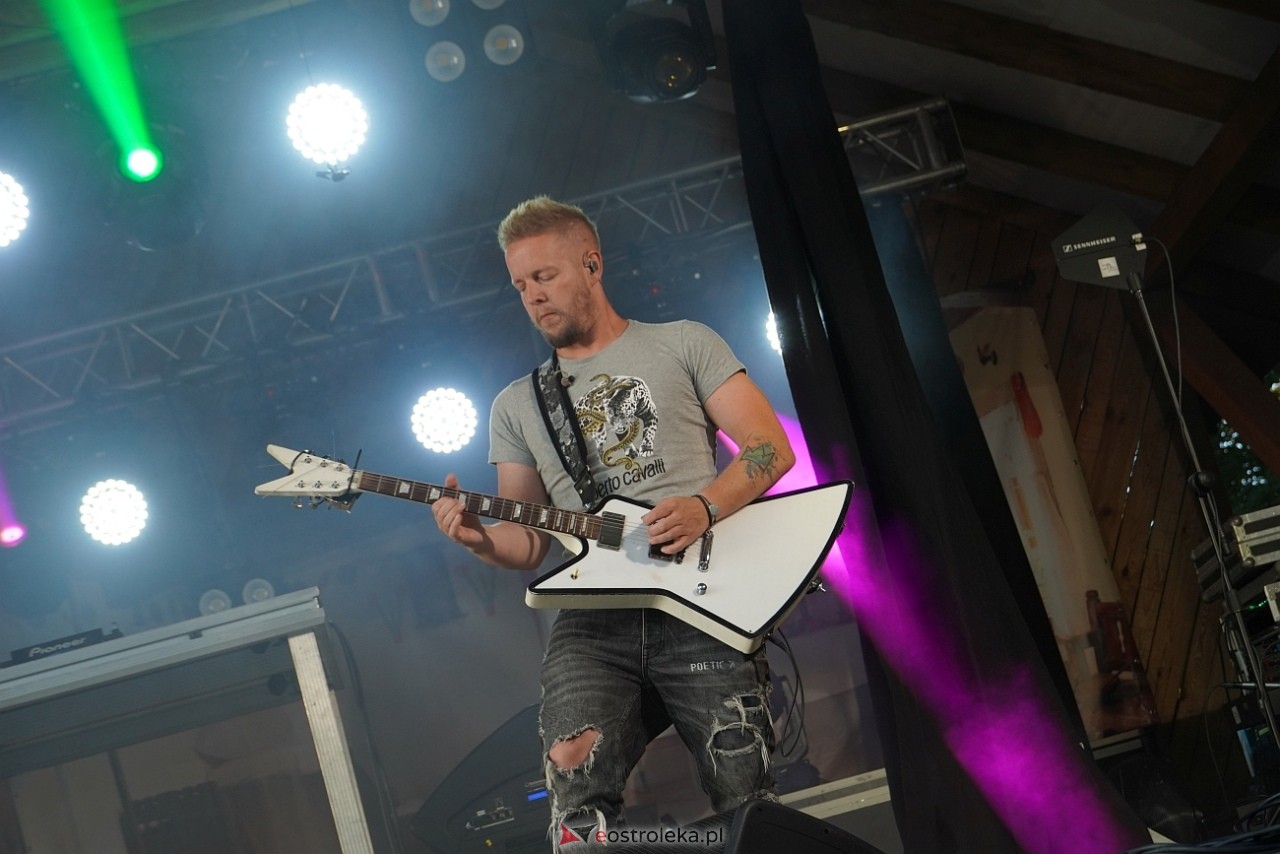 Gromee na zakończenie Święta Folkloru Kurpiowskiego w Zawadach [14.07.2024] - zdjęcie #36 - eOstroleka.pl