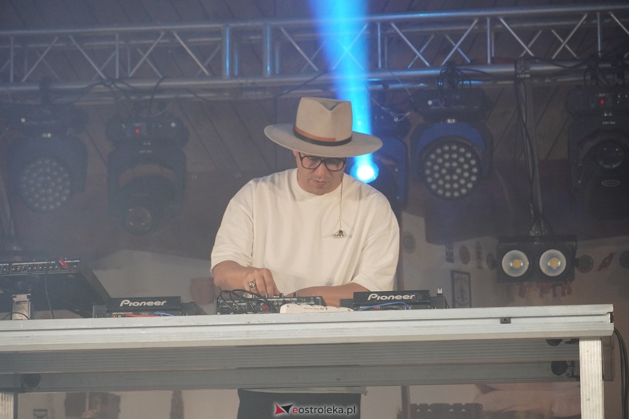 Gromee na zakończenie Święta Folkloru Kurpiowskiego w Zawadach [14.07.2024] - zdjęcie #35 - eOstroleka.pl