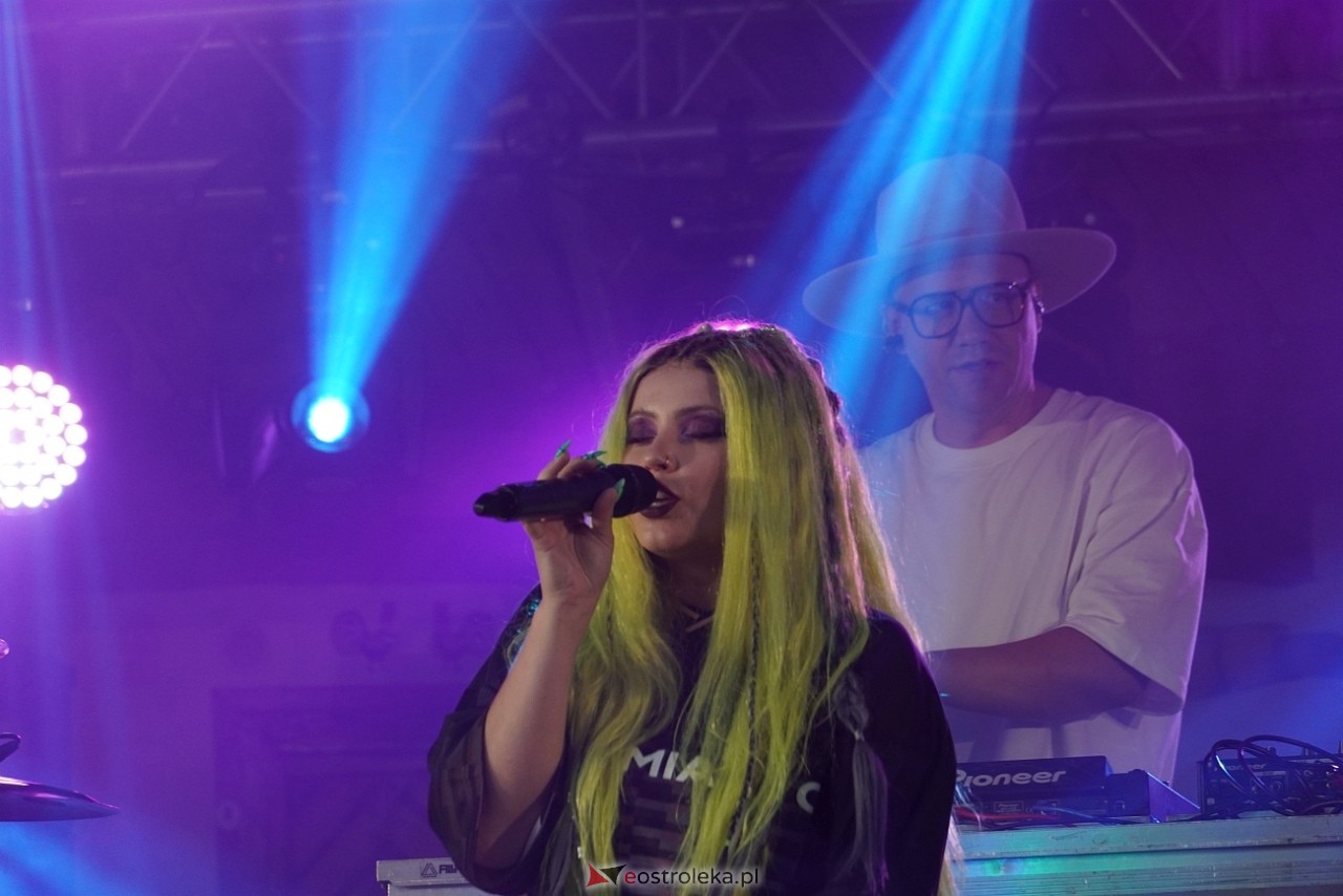 Gromee na zakończenie Święta Folkloru Kurpiowskiego w Zawadach [14.07.2024] - zdjęcie #15 - eOstroleka.pl