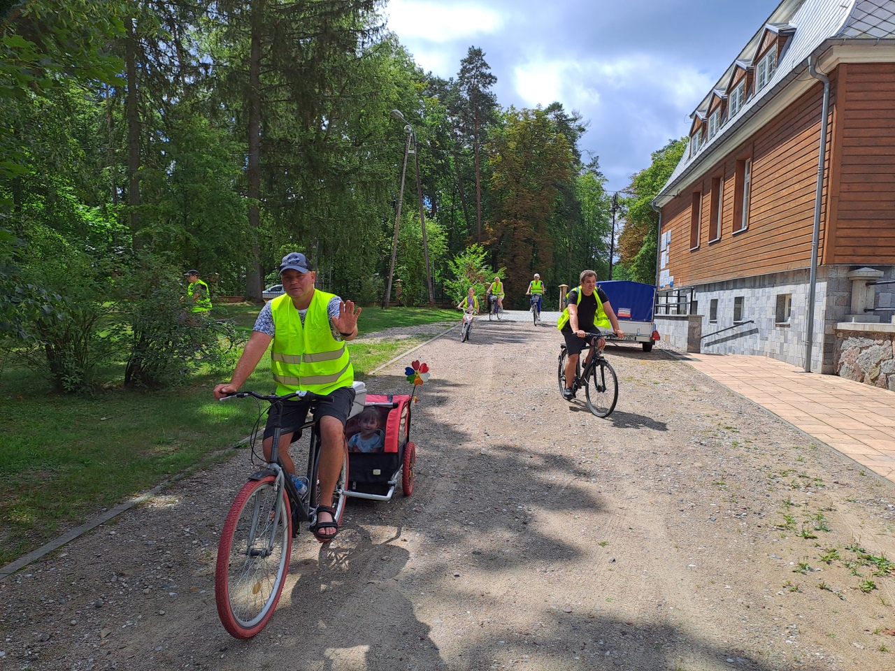 Profilaktyczny rajd rowerowy dla zdrowia z KGW „Łazowianki” [13.07.2024] - zdjęcie #14 - eOstroleka.pl