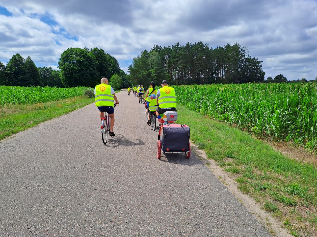 Profilaktyczny rajd rowerowy dla zdrowia z KGW „Łazowianki” [13.07.2024] - zdjęcie #15 - eOstroleka.pl