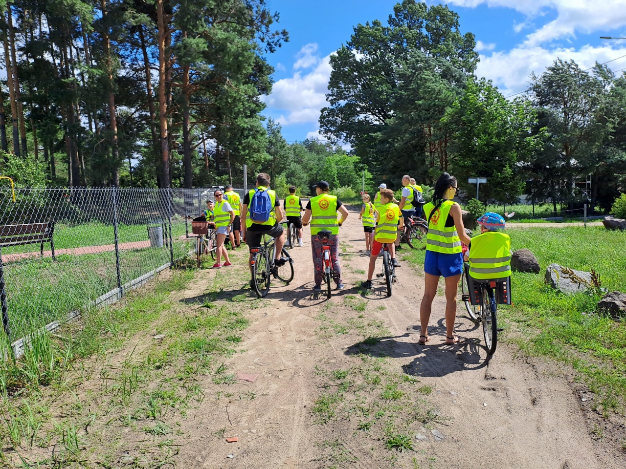 Profilaktyczny rajd rowerowy dla zdrowia z KGW „Łazowianki” [13.07.2024] - zdjęcie #17 - eOstroleka.pl
