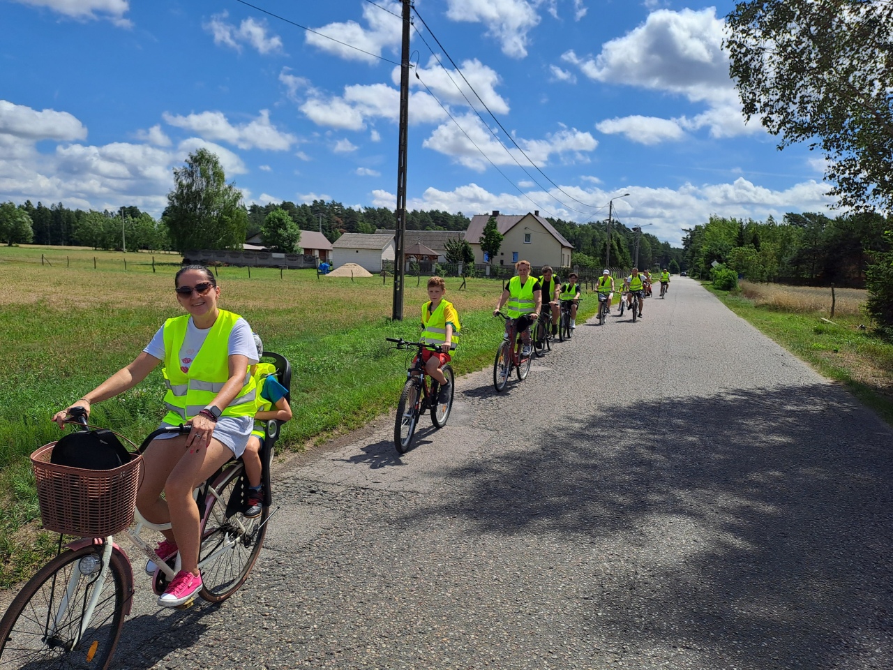 Profilaktyczny rajd rowerowy dla zdrowia z KGW „Łazowianki” [13.07.2024] - zdjęcie #13 - eOstroleka.pl