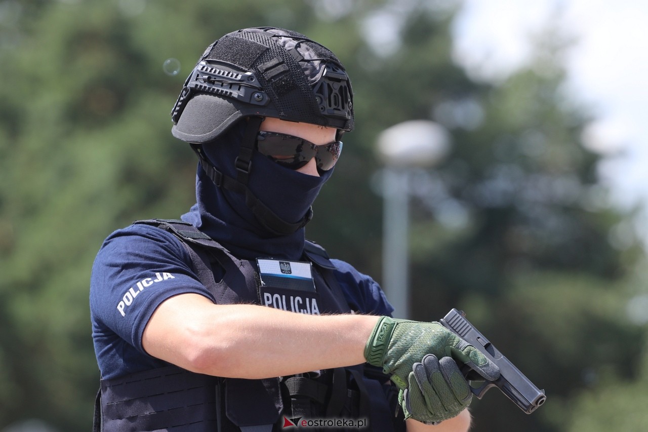 Święto Policji 2024 w Ostrołęce - piknik rodzinny [15.07.2024] - zdjęcie #3 - eOstroleka.pl
