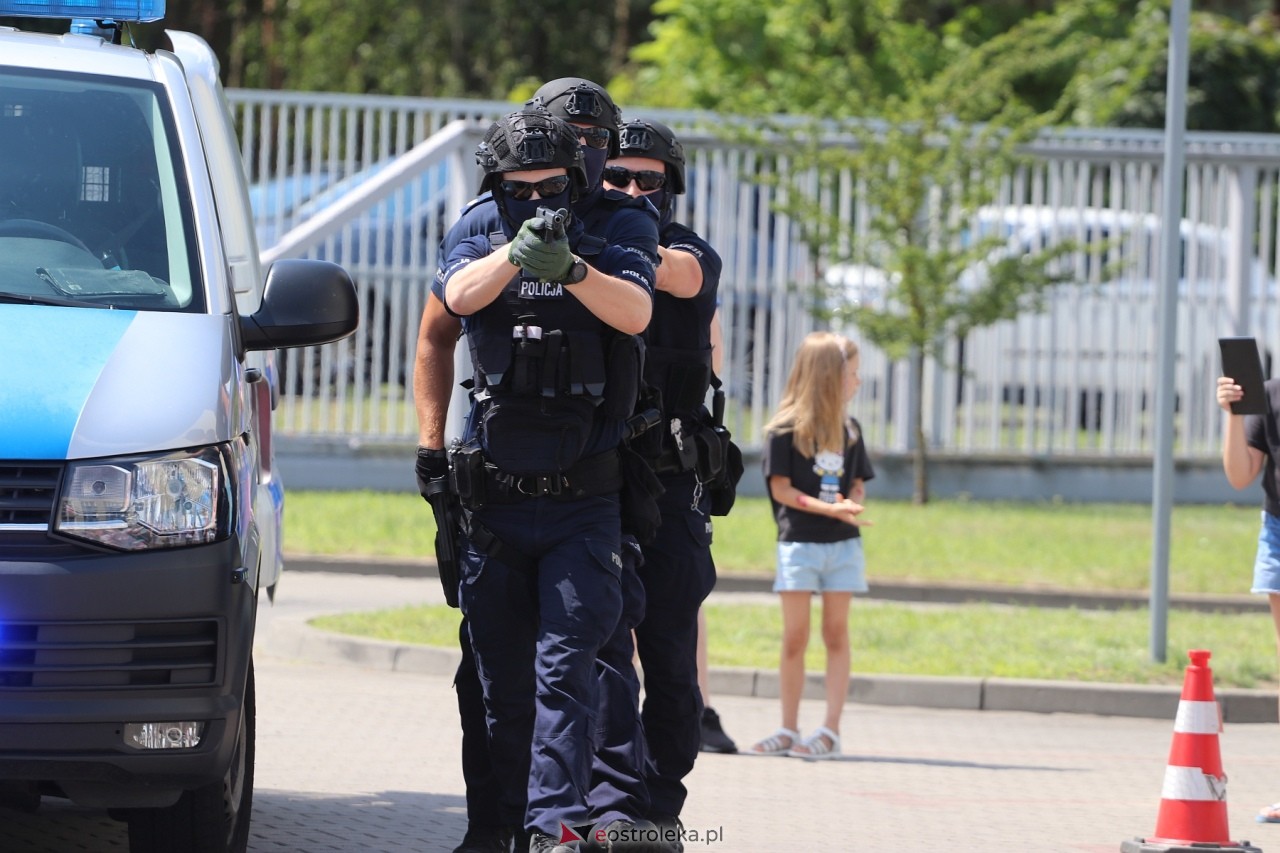Święto Policji 2024 w Ostrołęce - piknik rodzinny [15.07.2024] - zdjęcie #2 - eOstroleka.pl