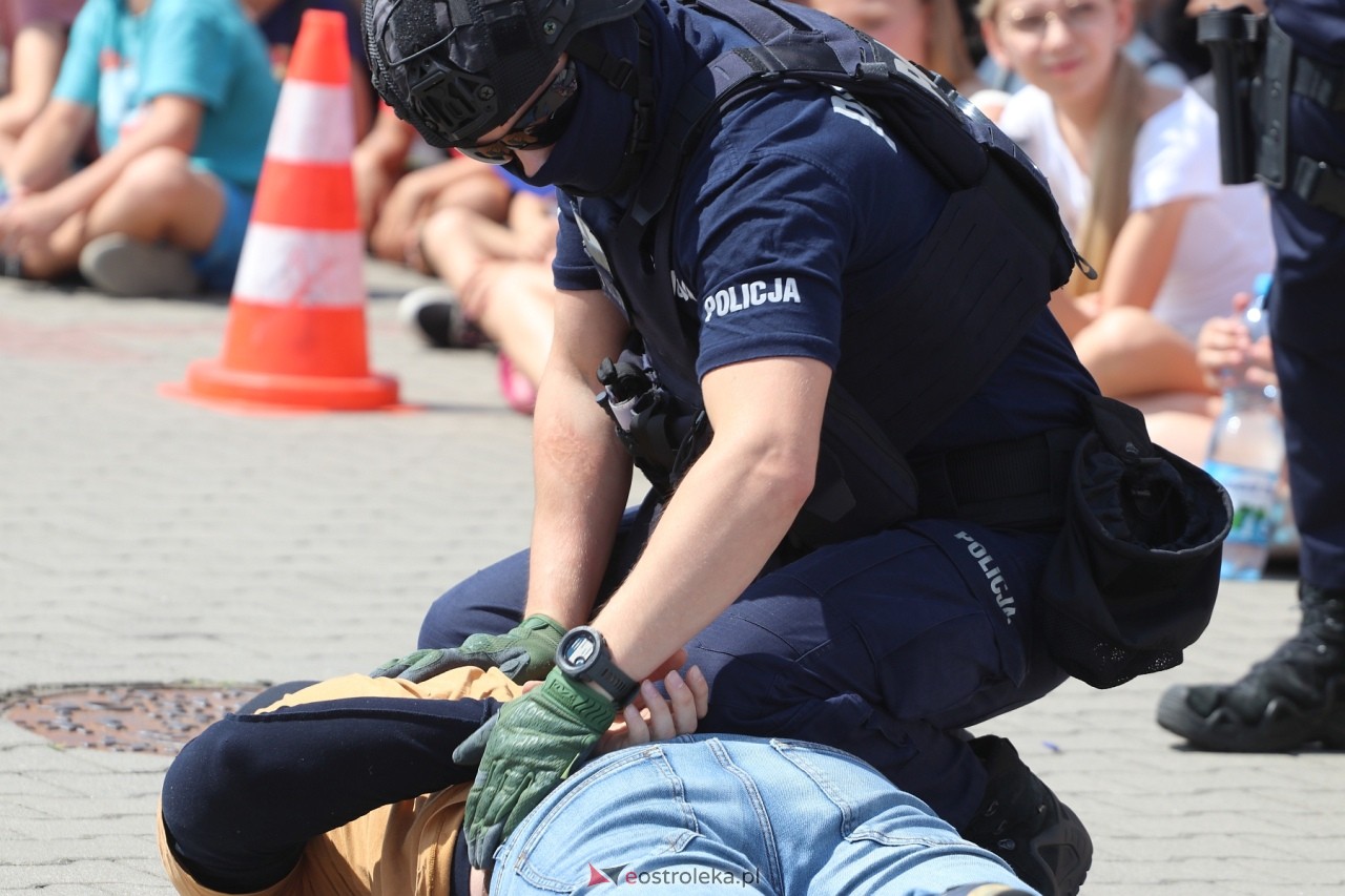 Święto Policji 2024 w Ostrołęce - piknik rodzinny [15.07.2024] - zdjęcie #17 - eOstroleka.pl
