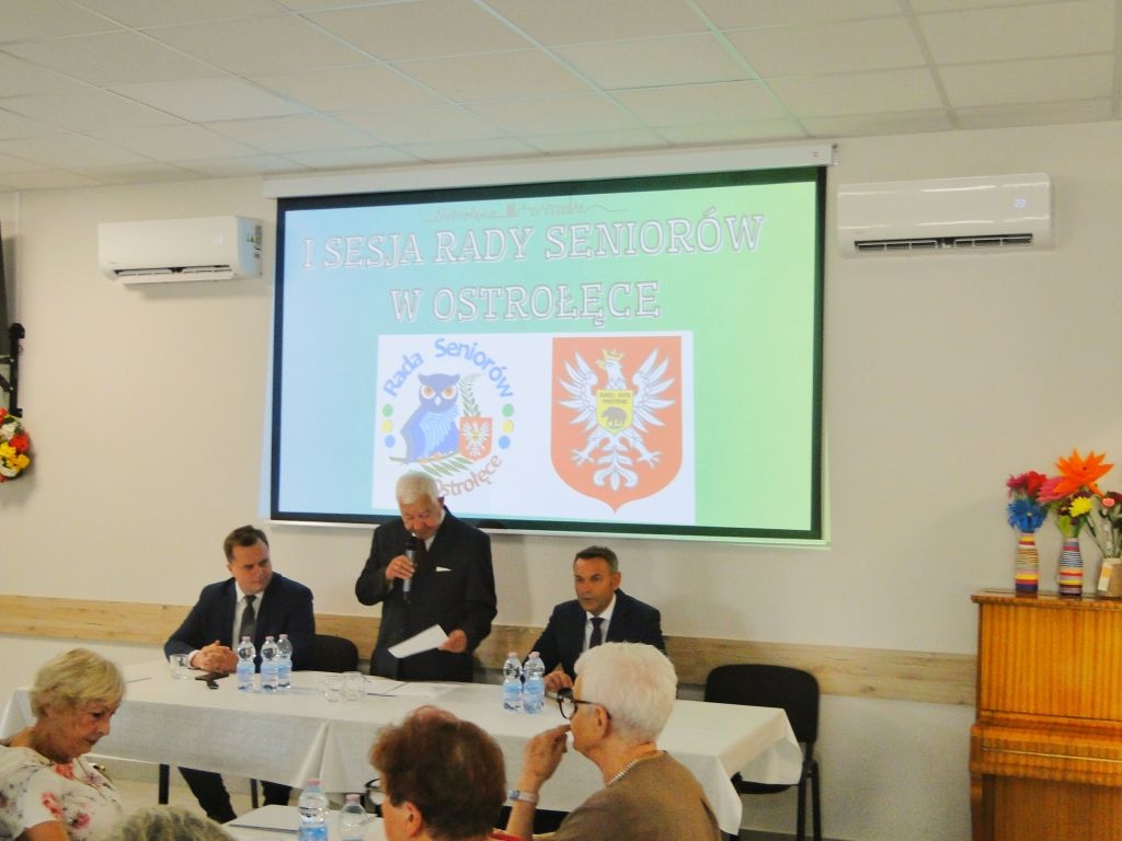 I posiedzenie nowo wybranej Rady Seniorów w Ostrołęce [17.07.2024] - zdjęcie #4 - eOstroleka.pl