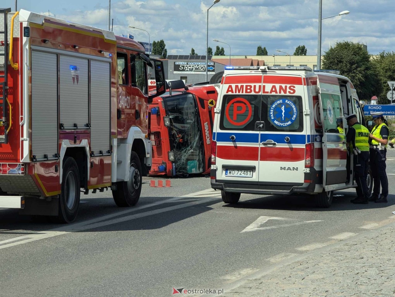 Wypadek z udziałem wozu strażackiego [18.07.2024] - zdjęcie #16 - eOstroleka.pl