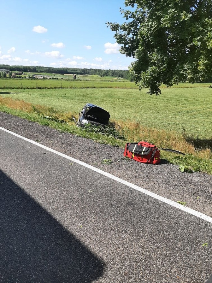 Wypadek w m. Romany Sebory [18.07.2024] - zdjęcie #2 - eOstroleka.pl