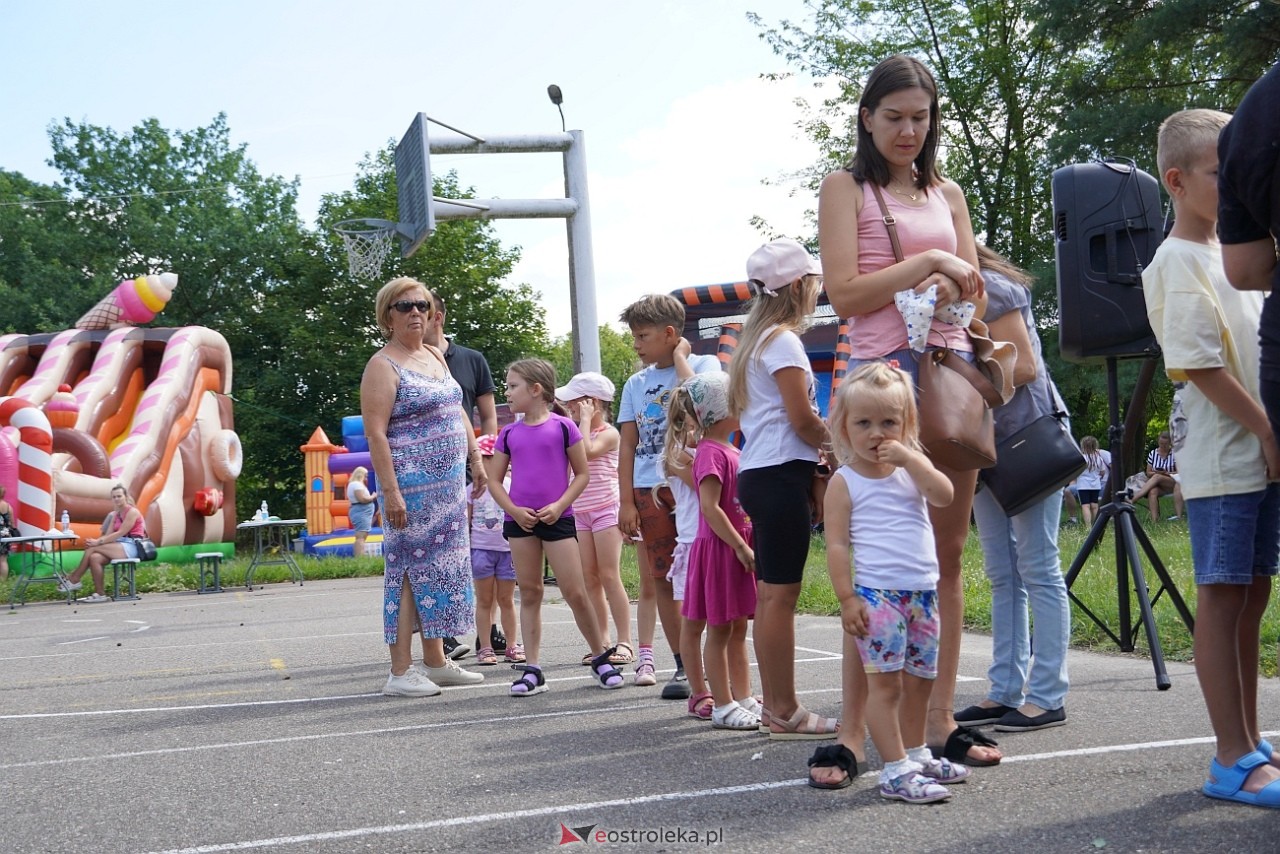 Radosne wakacje na osiedlu Wojciechowice [20.07.2024] - zdjęcie #14 - eOstroleka.pl