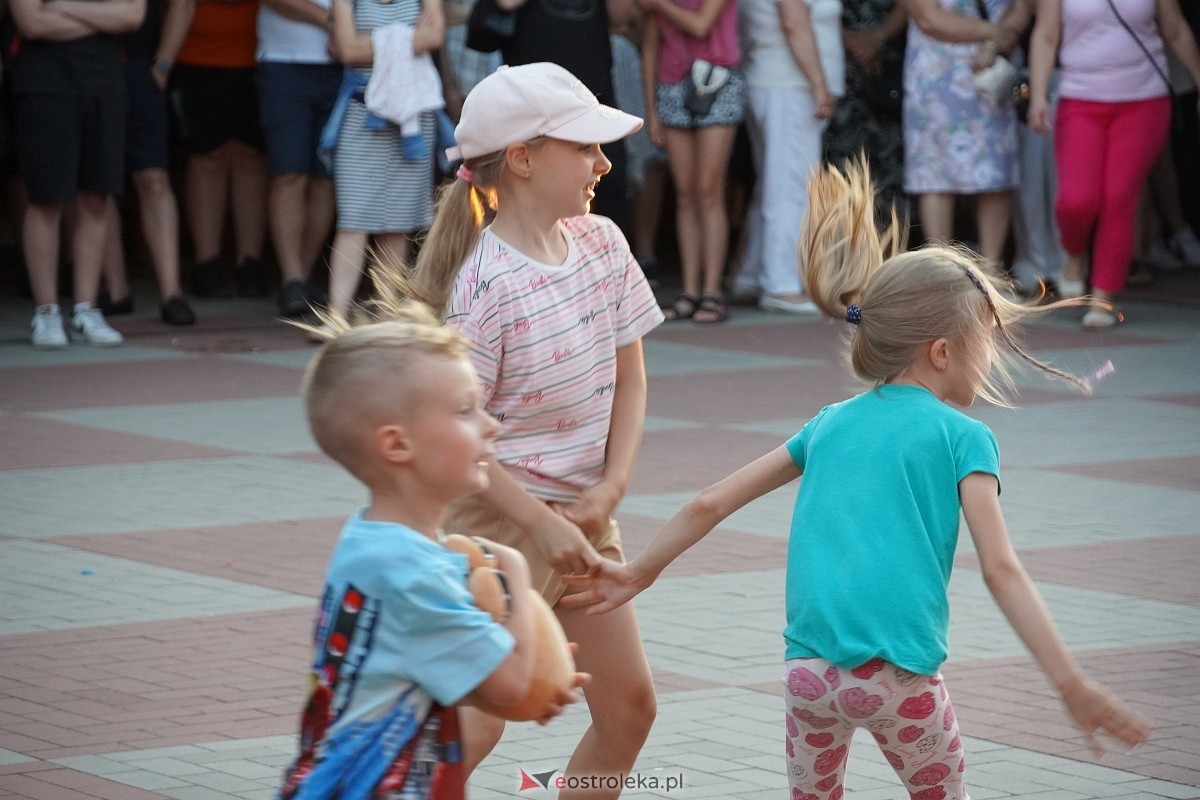 Piękni i Młodzi - Magda Narożna w Łysych. Festyn rodzinny 2024 - zdjęcie #15 - eOstroleka.pl