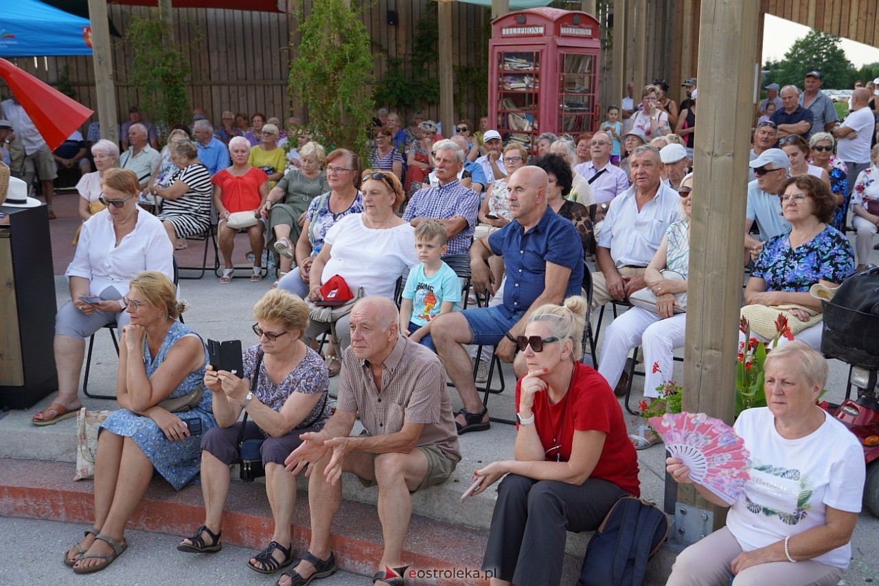 Muzyczne lato w tężni: Chór O! La la [21.07.2024] - zdjęcie #29 - eOstroleka.pl