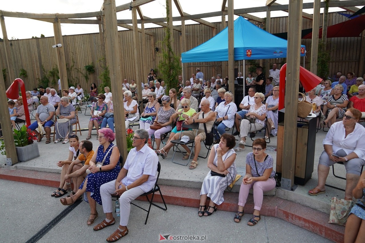 Muzyczne lato w tężni: Chór O! La la [21.07.2024] - zdjęcie #39 - eOstroleka.pl