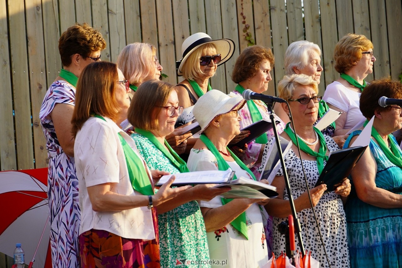 Muzyczne lato w tężni: Chór O! La la [21.07.2024] - zdjęcie #58 - eOstroleka.pl