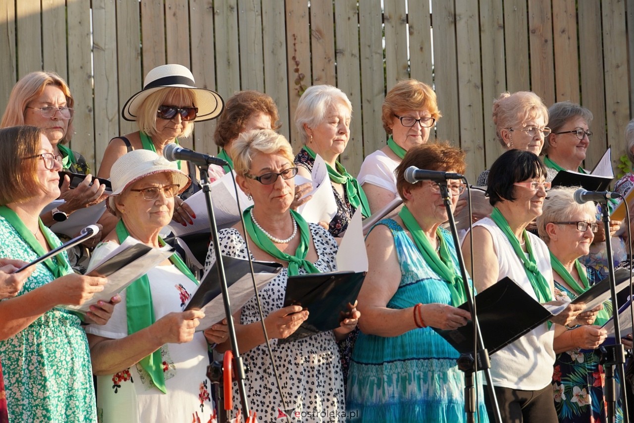 Muzyczne lato w tężni: Chór O! La la [21.07.2024] - zdjęcie #67 - eOstroleka.pl