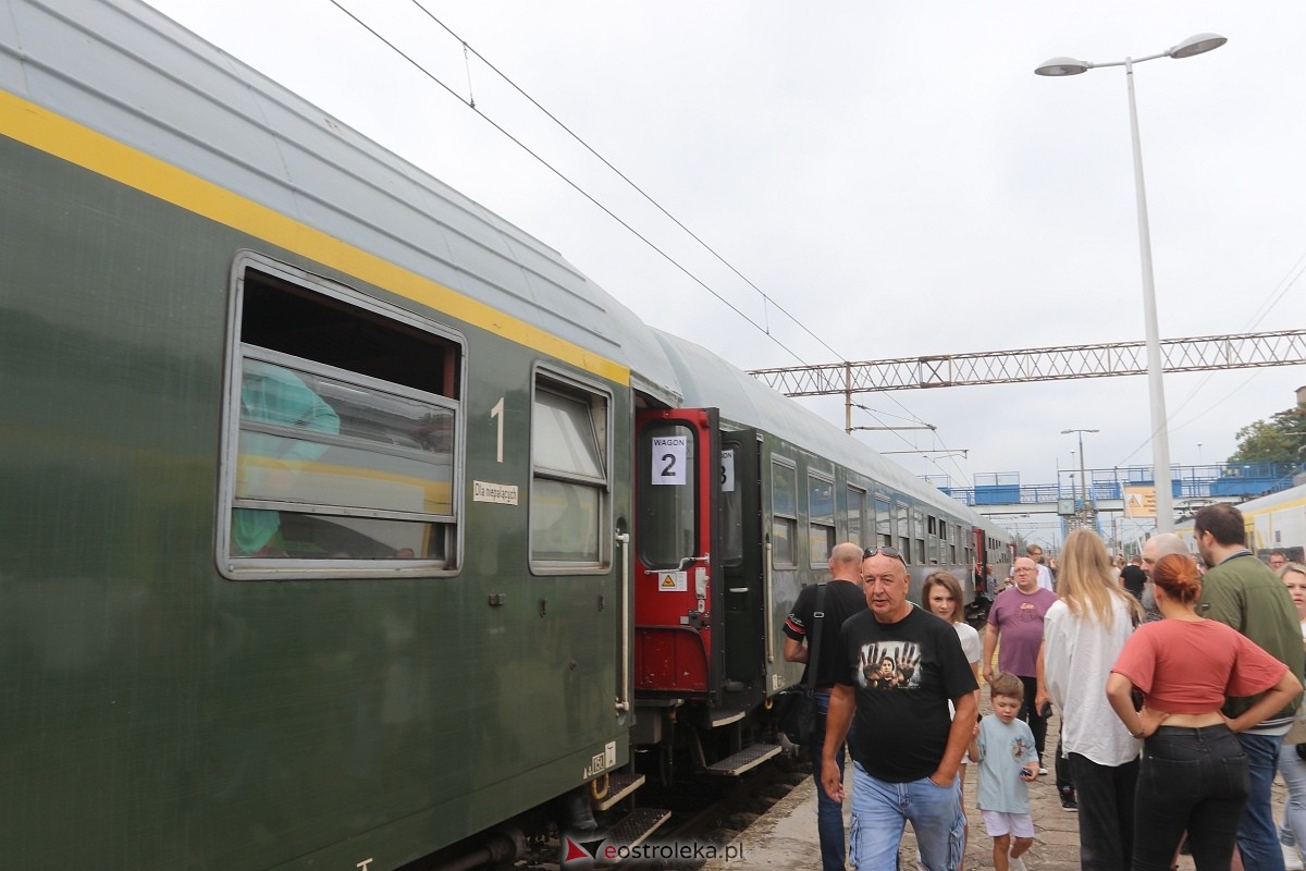 Historyczny pociąg w Ostrołęce [28.07.2024] - zdjęcie #19 - eOstroleka.pl