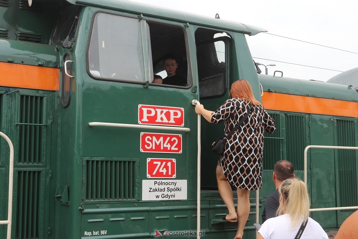 Historyczny pociąg w Ostrołęce [28.07.2024] - zdjęcie #17 - eOstroleka.pl