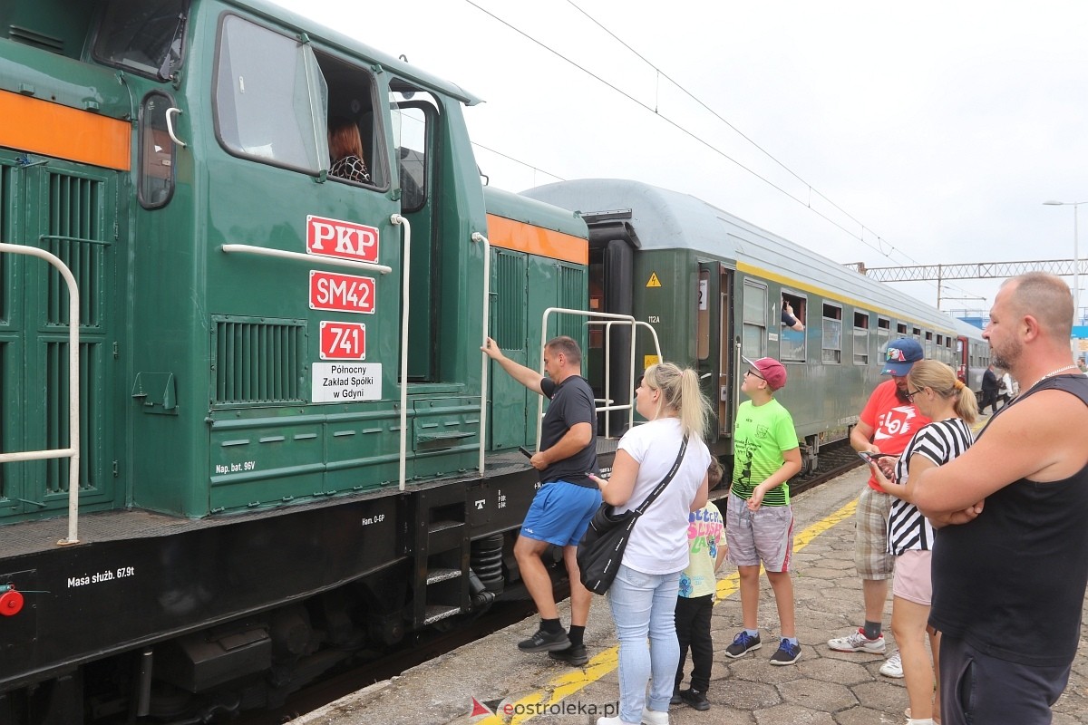 Historyczny pociąg w Ostrołęce [28.07.2024] - zdjęcie #16 - eOstroleka.pl
