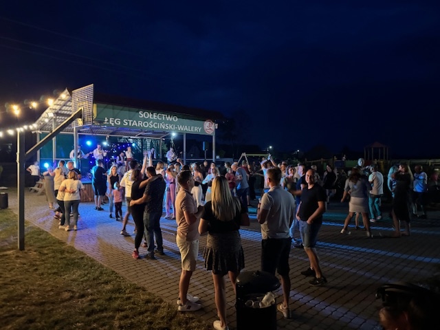 Potańcówka #WeWsiObok w Łęgu Starościńskim [27.07.2024] - zdjęcie #3 - eOstroleka.pl