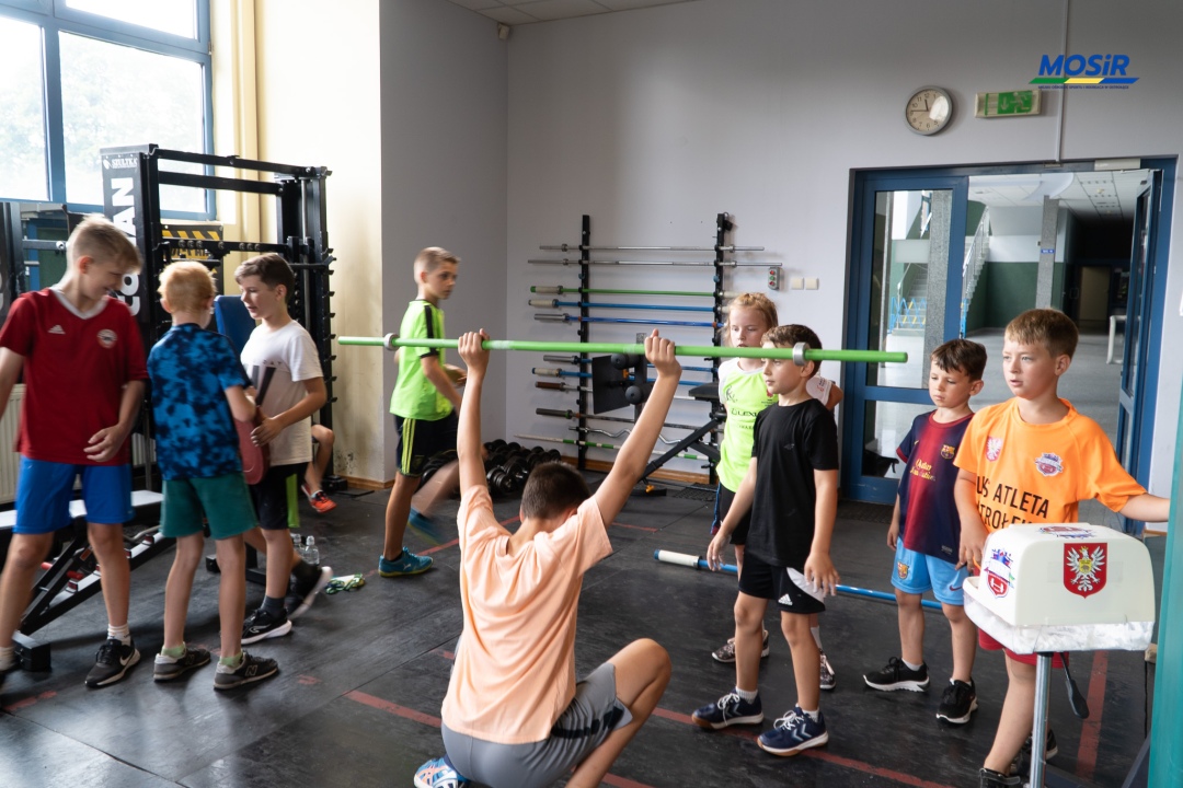 Wakacyjne zajęcia z UKS Atleta Ostrołęka - zdjęcie #19 - eOstroleka.pl