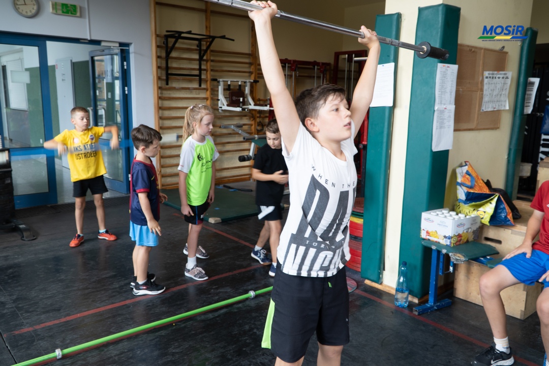 Wakacyjne zajęcia z UKS Atleta Ostrołęka - zdjęcie #14 - eOstroleka.pl