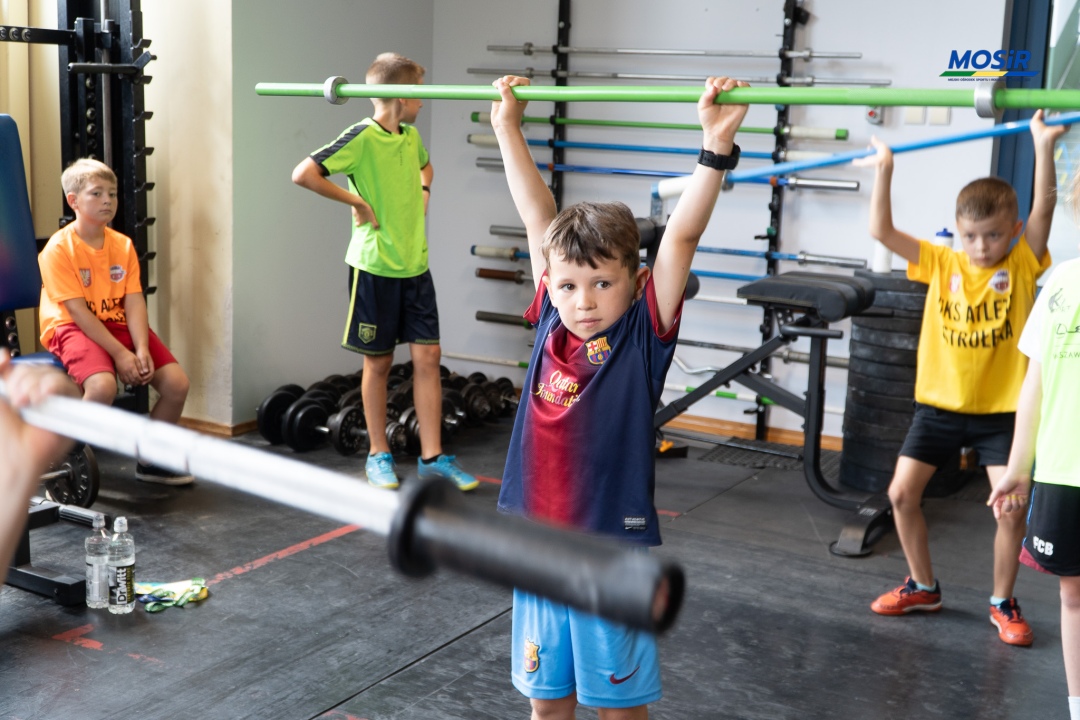 Wakacyjne zajęcia z UKS Atleta Ostrołęka - zdjęcie #13 - eOstroleka.pl