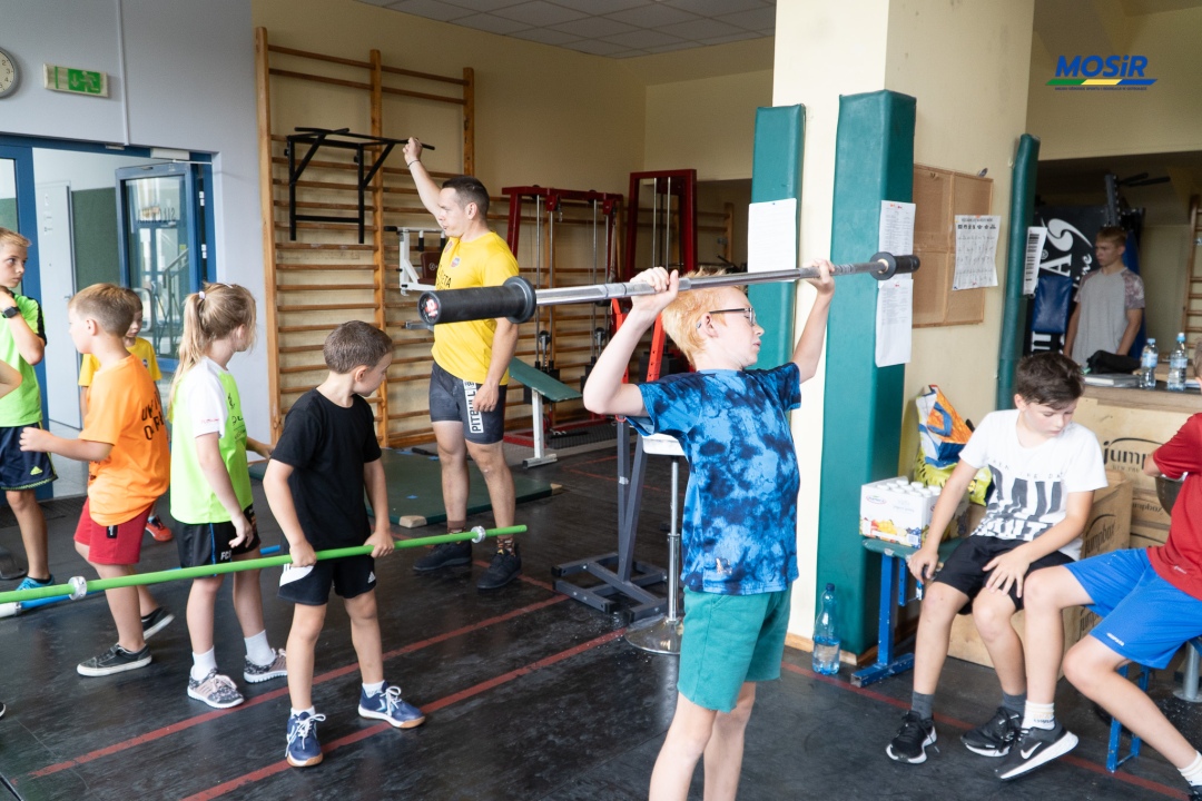 Wakacyjne zajęcia z UKS Atleta Ostrołęka - zdjęcie #10 - eOstroleka.pl