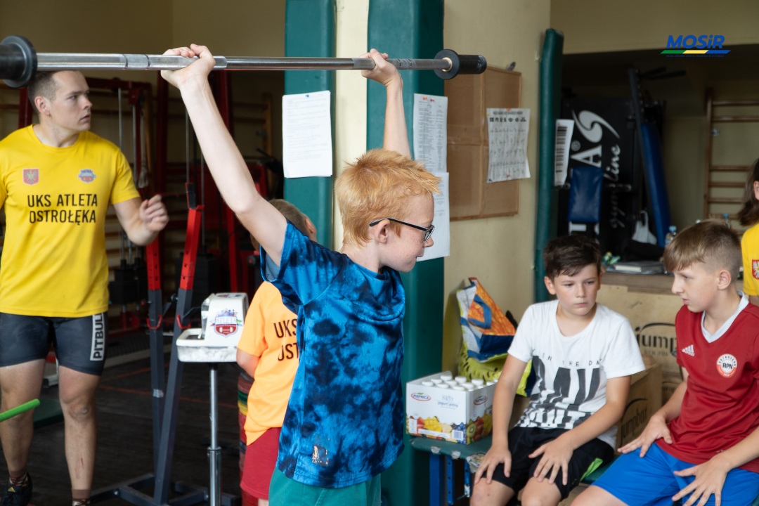 Wakacyjne zajęcia z UKS Atleta Ostrołęka - zdjęcie #9 - eOstroleka.pl