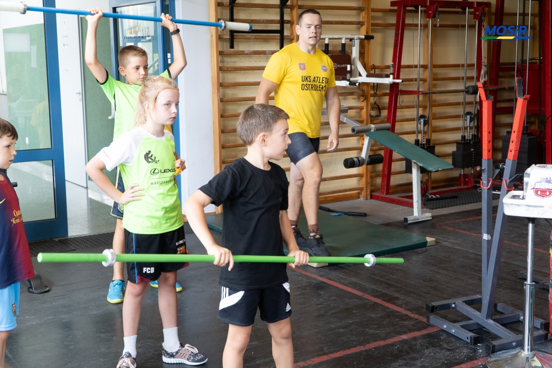 Wakacyjne zajęcia z UKS Atleta Ostrołęka - zdjęcie #8 - eOstroleka.pl