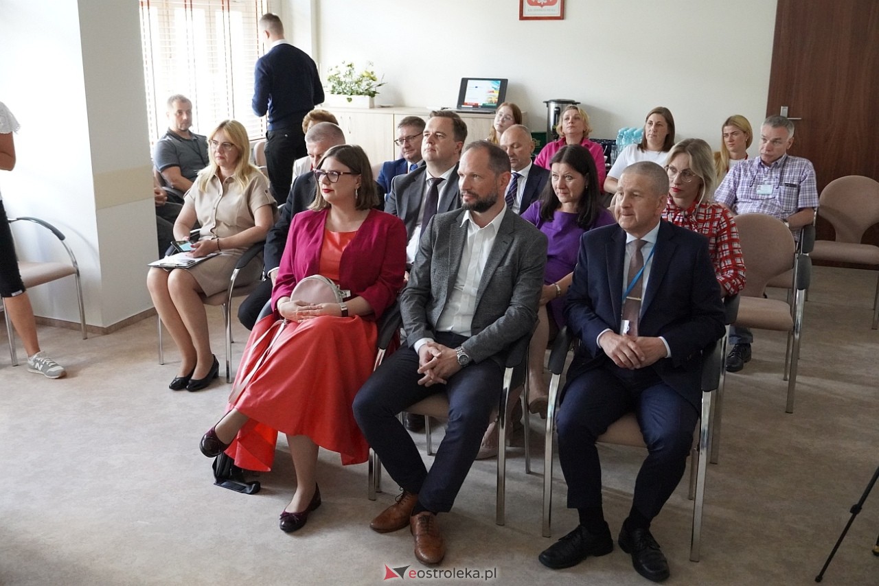 Wielka inwestycja ostrołęckiego szpitala - nowe lądowisko i windy. Podpisanie umowy [29.07.2024] - zdjęcie #28 - eOstroleka.pl