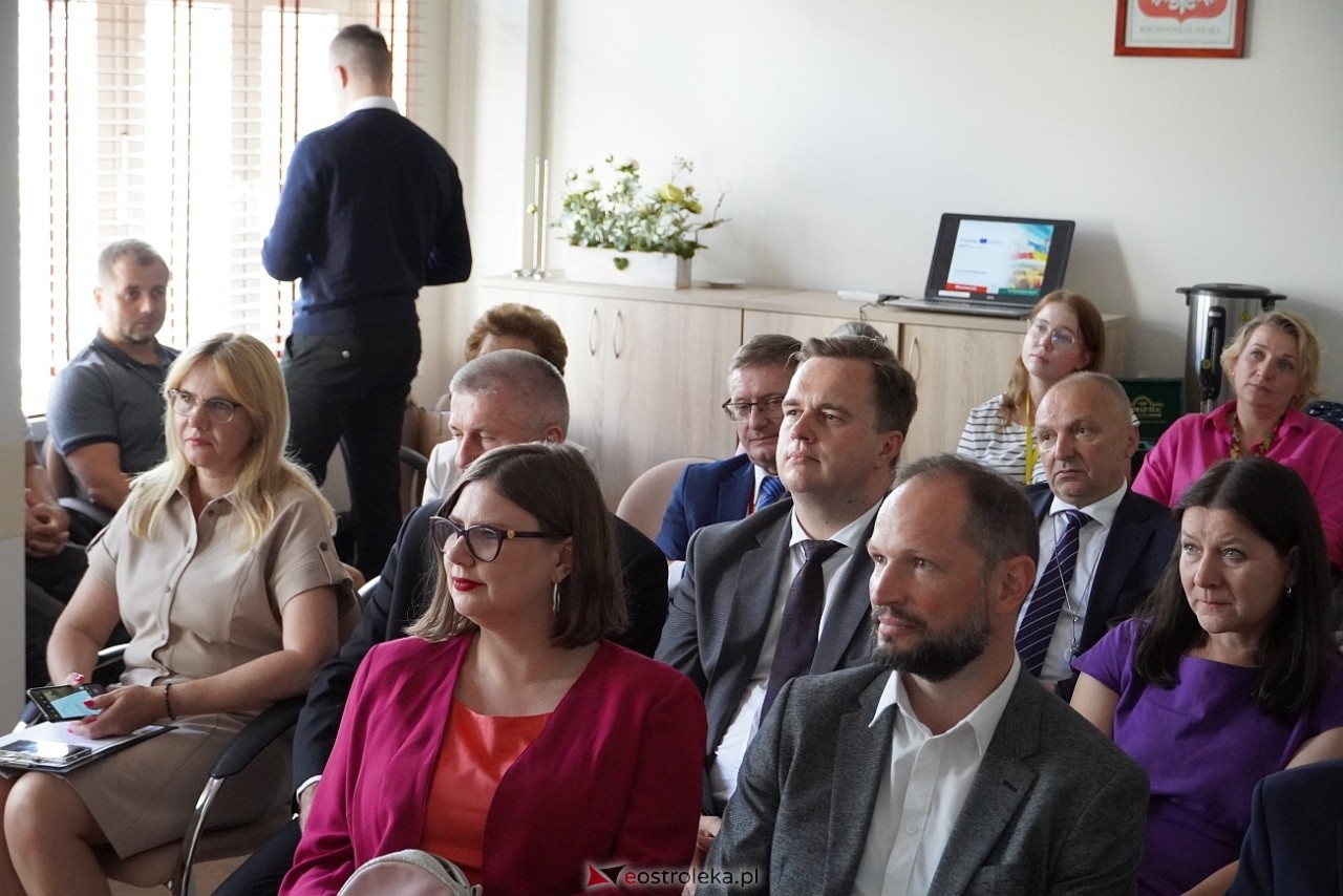 Wielka inwestycja ostrołęckiego szpitala - nowe lądowisko i windy. Podpisanie umowy [29.07.2024] - zdjęcie #27 - eOstroleka.pl