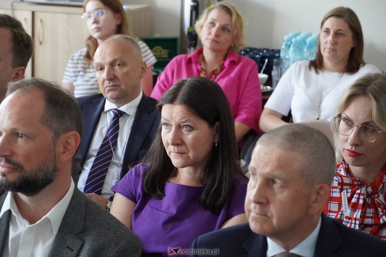 Wielka inwestycja ostrołęckiego szpitala - nowe lądowisko i windy. Podpisanie umowy [29.07.2024] - zdjęcie #26 - eOstroleka.pl