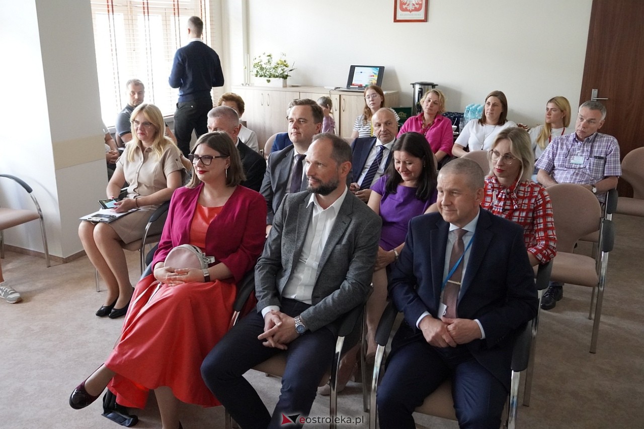 Wielka inwestycja ostrołęckiego szpitala - nowe lądowisko i windy. Podpisanie umowy [29.07.2024] - zdjęcie #25 - eOstroleka.pl