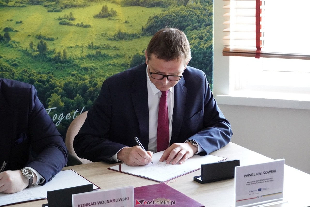 Wielka inwestycja ostrołęckiego szpitala - nowe lądowisko i windy. Podpisanie umowy [29.07.2024] - zdjęcie #12 - eOstroleka.pl