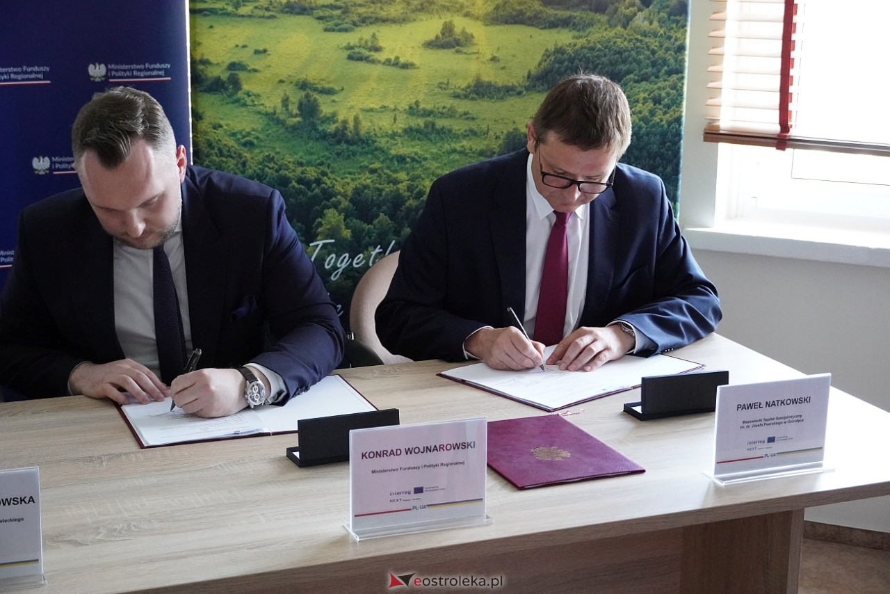 Wielka inwestycja ostrołęckiego szpitala - nowe lądowisko i windy. Podpisanie umowy [29.07.2024] - zdjęcie #9 - eOstroleka.pl