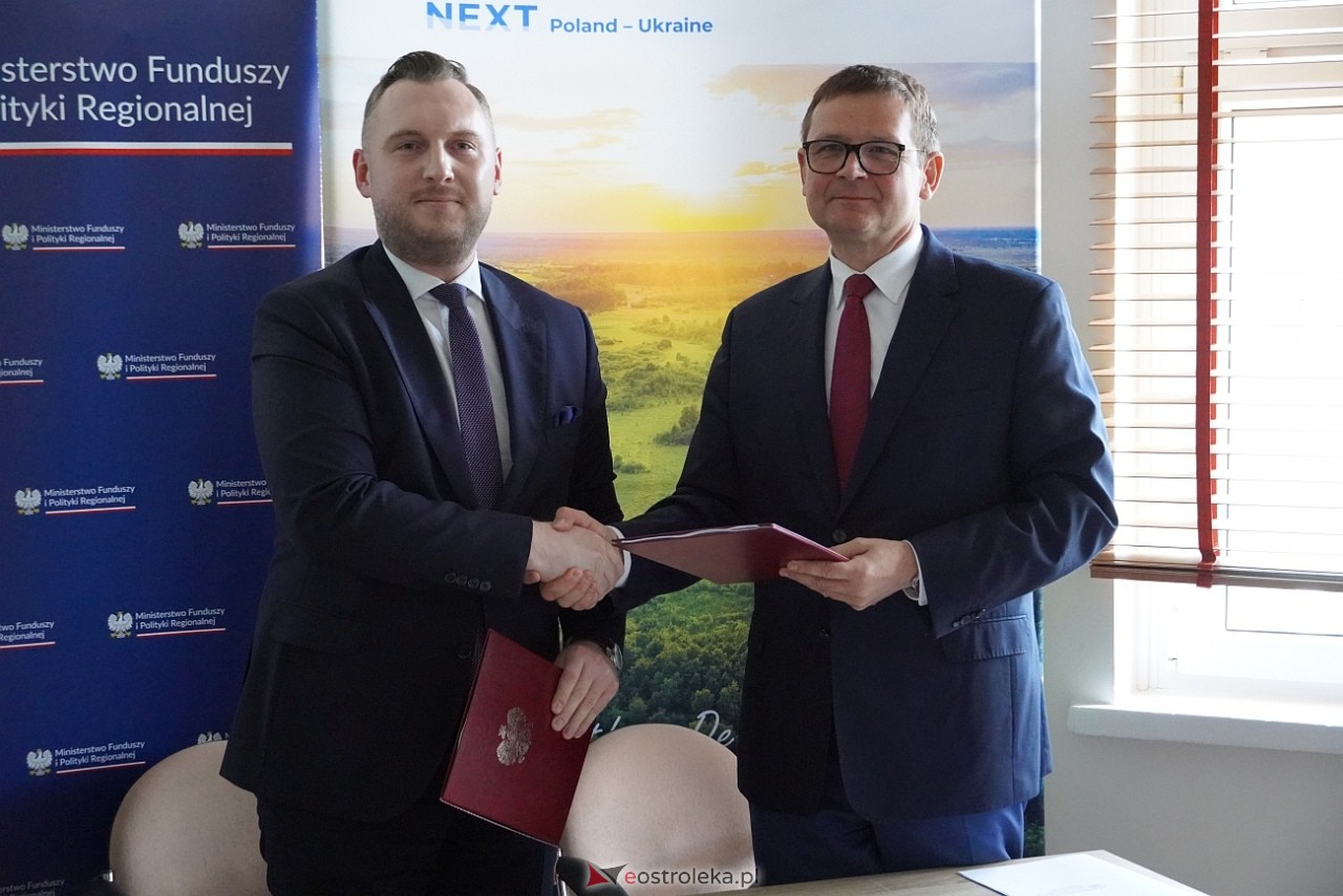 Wielka inwestycja ostrołęckiego szpitala - nowe lądowisko i windy. Podpisanie umowy [29.07.2024] - zdjęcie #5 - eOstroleka.pl