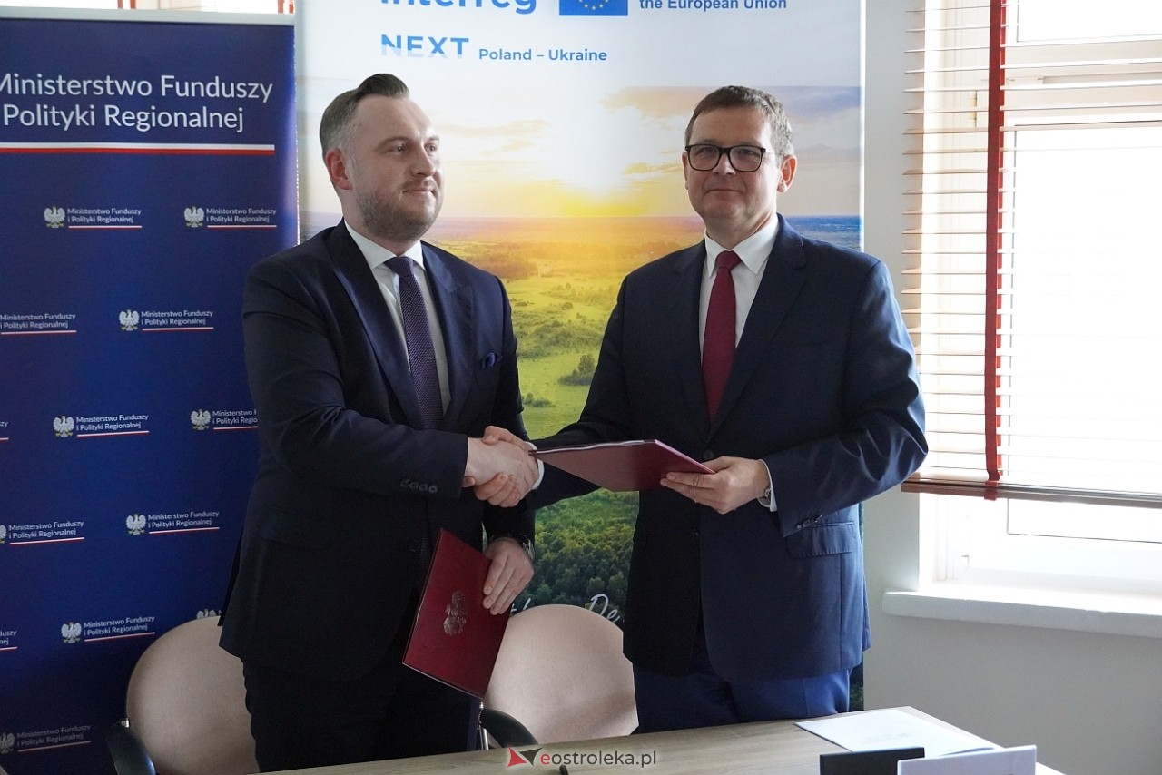 Wielka inwestycja ostrołęckiego szpitala - nowe lądowisko i windy. Podpisanie umowy [29.07.2024] - zdjęcie #4 - eOstroleka.pl