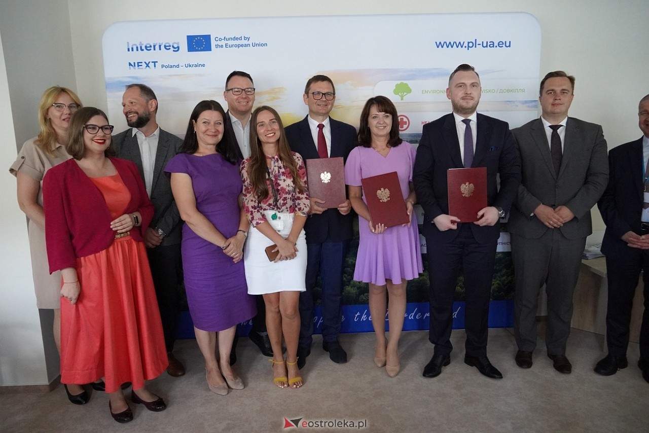 Wielka inwestycja ostrołęckiego szpitala - nowe lądowisko i windy. Podpisanie umowy [29.07.2024] - zdjęcie #3 - eOstroleka.pl