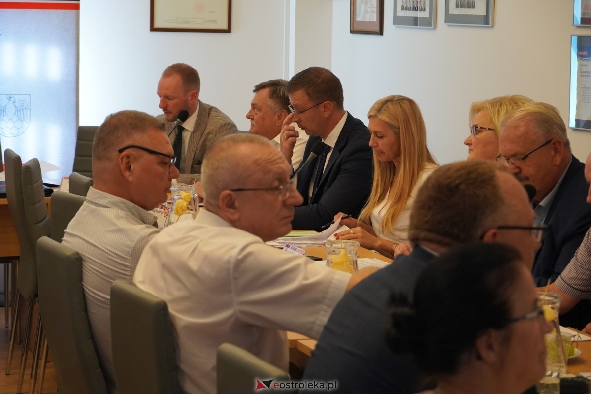 IV sesja Rady Powiatu w Ostrołęce [30.07.2024] - zdjęcie #30 - eOstroleka.pl