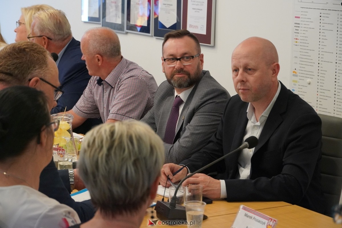 IV sesja Rady Powiatu w Ostrołęce [30.07.2024] - zdjęcie #29 - eOstroleka.pl