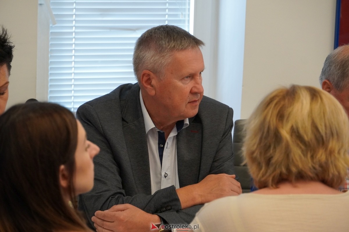 IV sesja Rady Powiatu w Ostrołęce [30.07.2024] - zdjęcie #15 - eOstroleka.pl