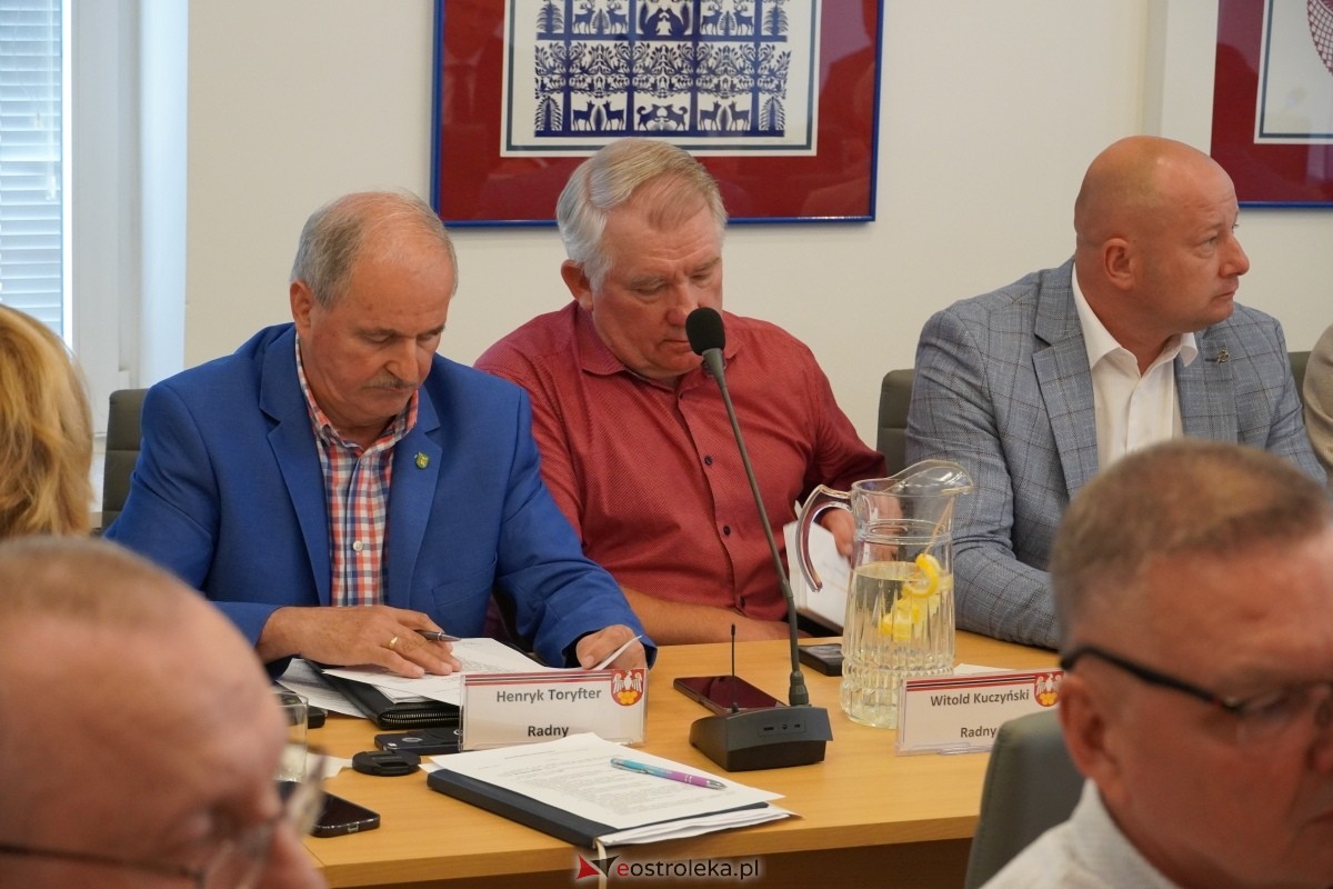 IV sesja Rady Powiatu w Ostrołęce [30.07.2024] - zdjęcie #12 - eOstroleka.pl