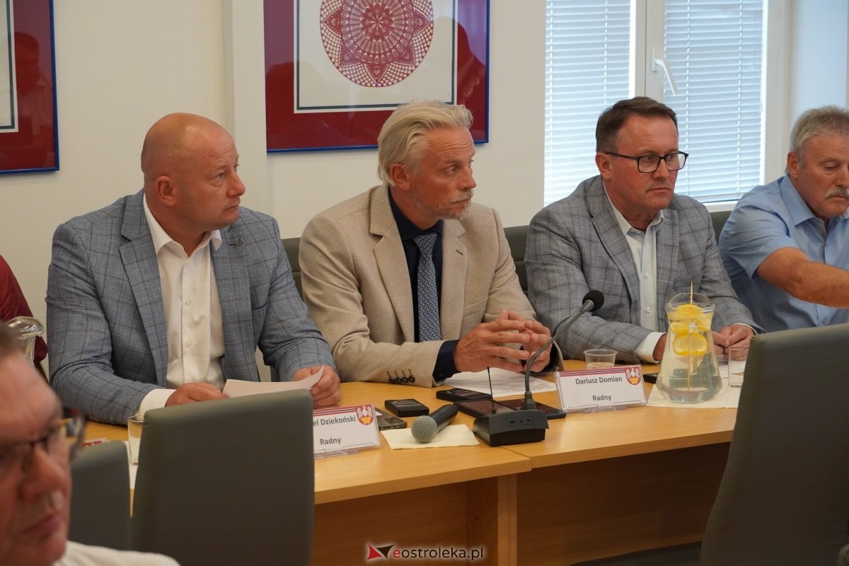 IV sesja Rady Powiatu w Ostrołęce [30.07.2024] - zdjęcie #11 - eOstroleka.pl