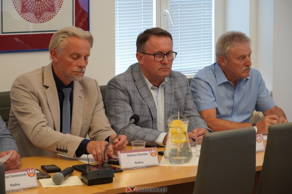 IV sesja Rady Powiatu w Ostrołęce [30.07.2024] - zdjęcie #10 - eOstroleka.pl