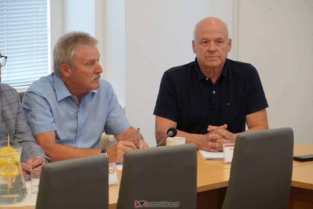 IV sesja Rady Powiatu w Ostrołęce [30.07.2024] - zdjęcie #9 - eOstroleka.pl