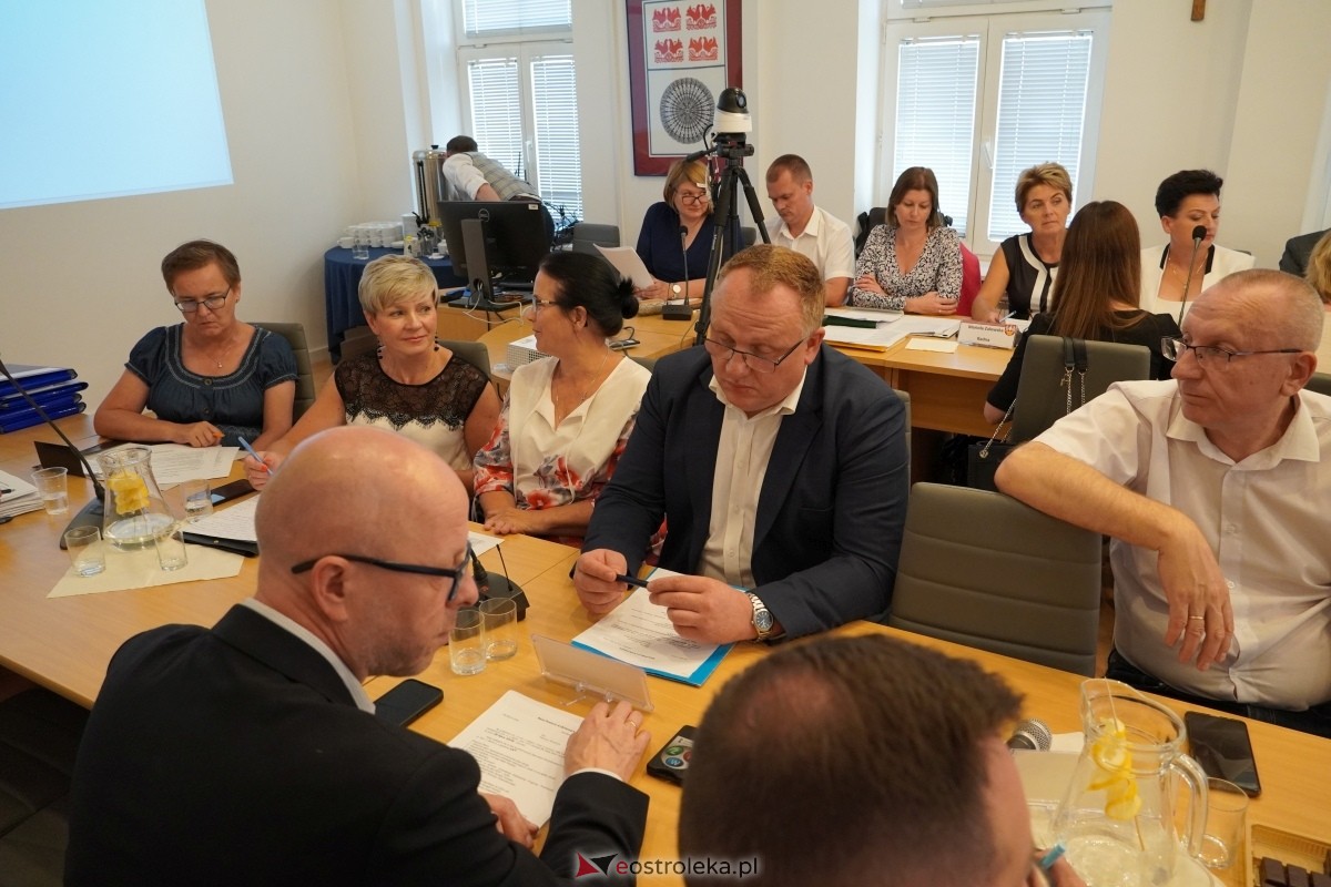 IV sesja Rady Powiatu w Ostrołęce [30.07.2024] - zdjęcie #6 - eOstroleka.pl