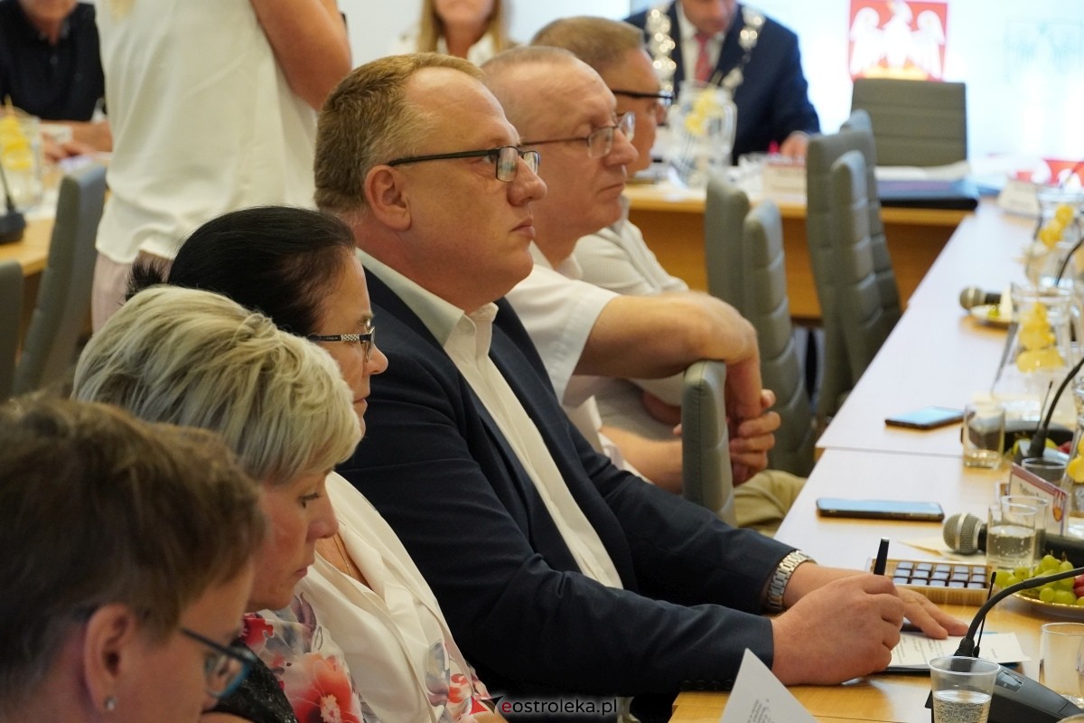 IV sesja Rady Powiatu w Ostrołęce [30.07.2024] - zdjęcie #3 - eOstroleka.pl